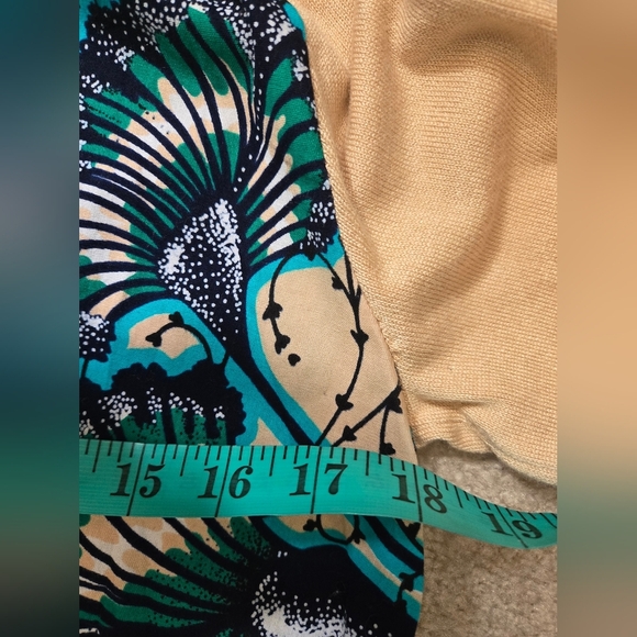 NEEDLE POINT Cream Cardigan With Vinrant Teal Back And Elbow Patches. Size Small - Picture 9 of 10